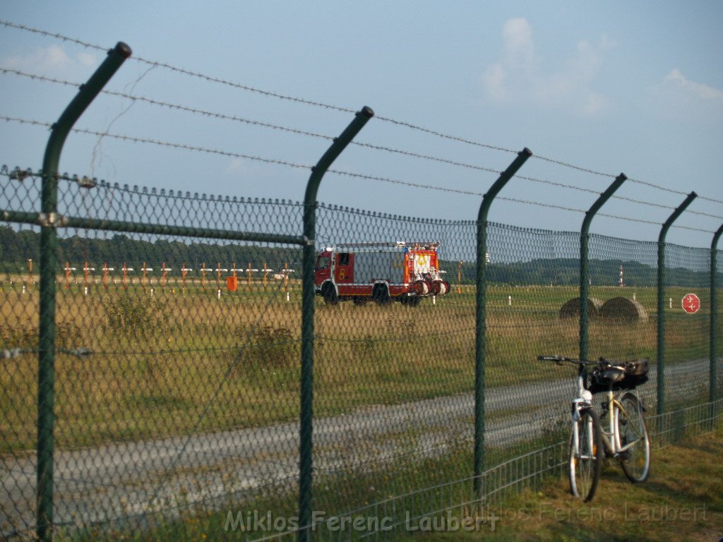 Warten auf den Airbus 380 Koeln Bonn P257.JPG